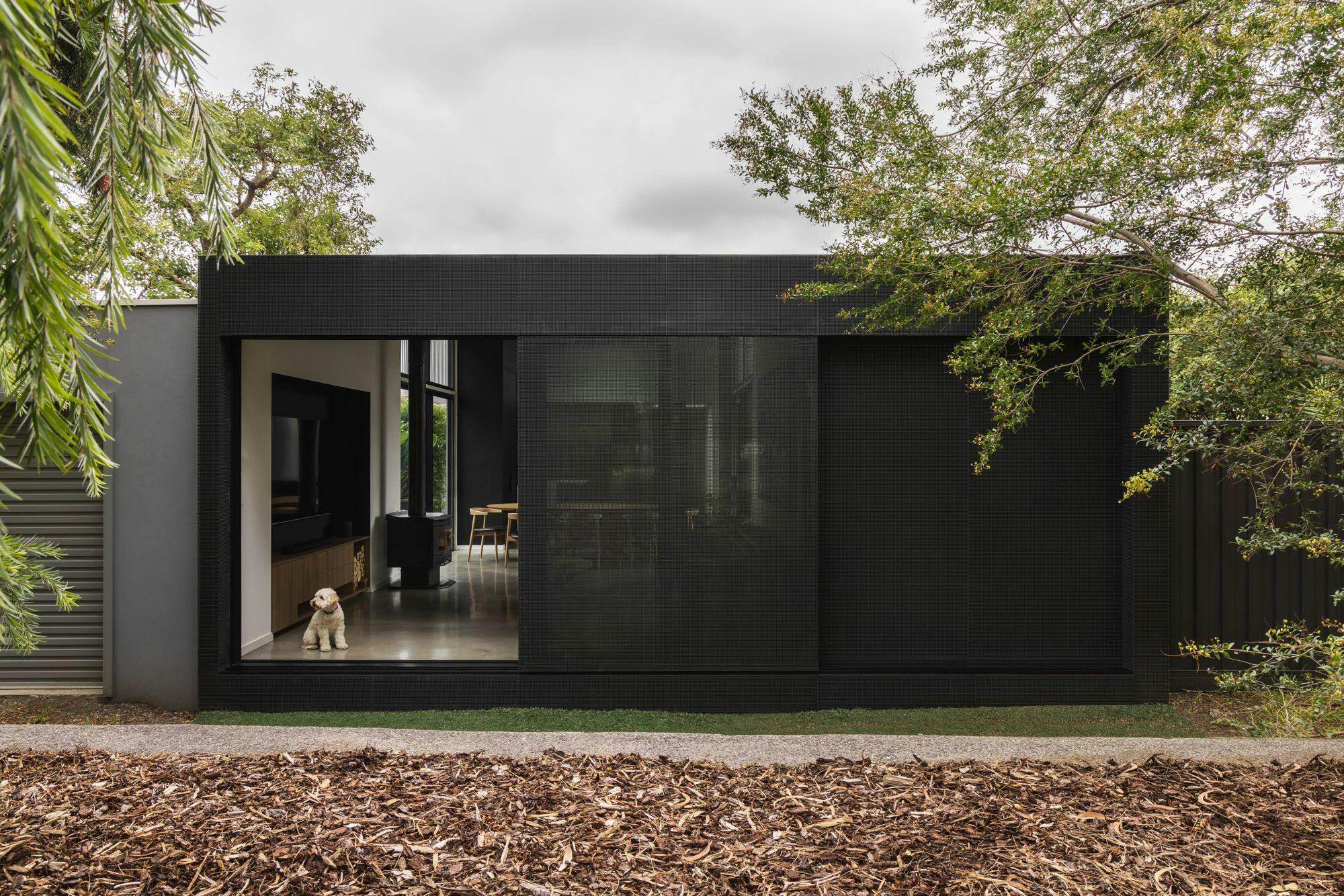 Edge House by Dean Dyson Architects